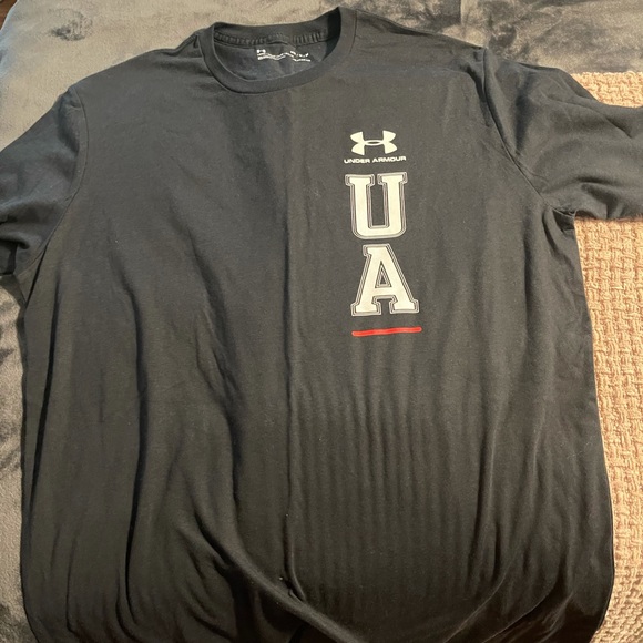 Under armor T-shirt - Picture 1 of 2